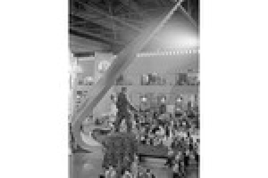 Американская национальная выставка в Сокольниках открылась 65 лет назад Американская национальная выставка в Сокольниках открылась 65 лет назад