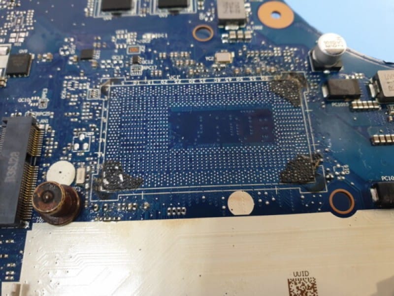 Даем антисоветы: чего не стоит делать при ремонте ноутбуков Даем антисоветы: чего не стоит делать при ремонте ноутбуков