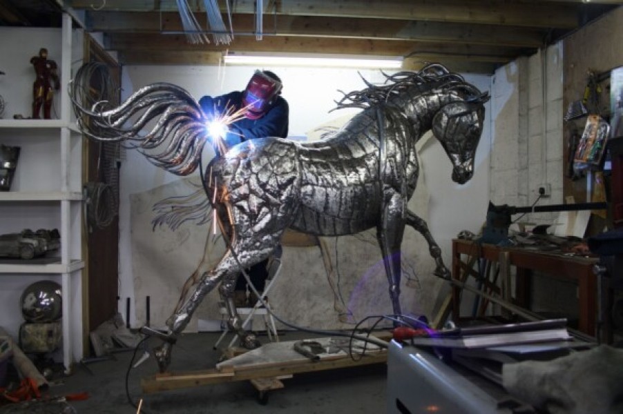 Когда на производстве без робота не обойтись и когда робот бесполезен Когда на производстве без робота не обойтись и когда робот бесполезен