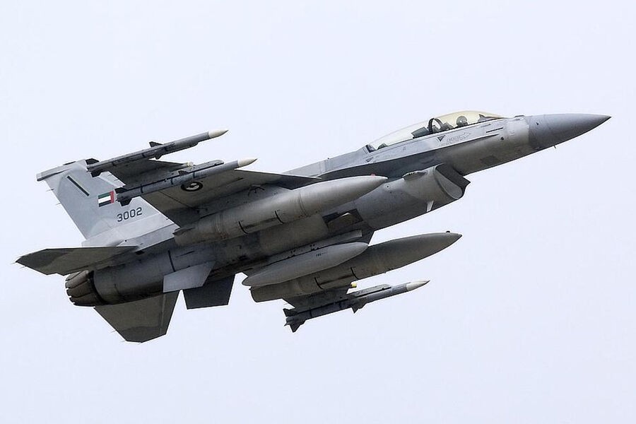 Создатели F-16 постарались сделать его максимально бесполезным