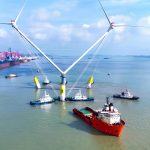 v kitae gigantskaja dvuhrotornaja vetrovaja turbina oceanx vyshla v more 07c57b2