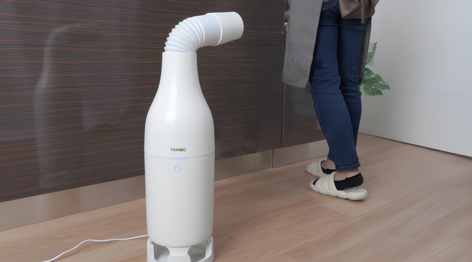 В Японии Thanko выпустила компактный кондиционер в виде бутылки с гофрой 1 v-japonii-thanko-vypustila-kompaktnyj-kondicioner-v-vide-butylki-s-gofroj-41d09d0.jpg