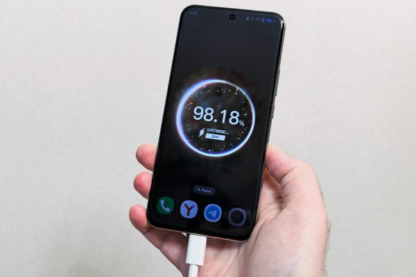 Смартфон-хамелеон с тройной камерой: обзор на Realme 14 Pro+ Смартфон-хамелеон с тройной камерой: обзор на Realme 14 Pro+