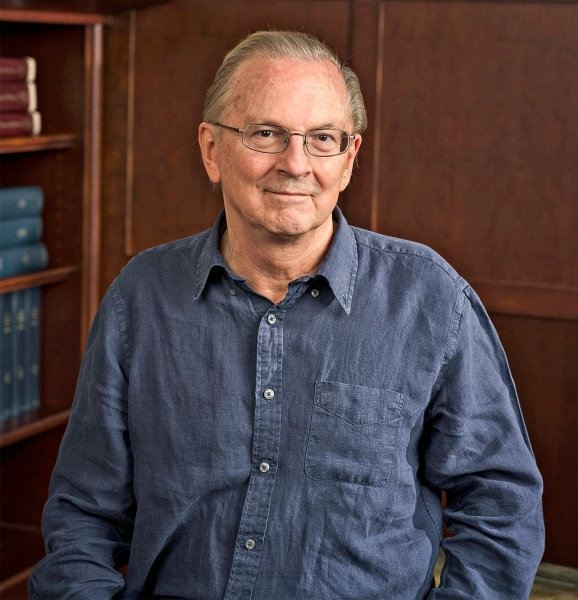 Новый закон природы пытается объяснить сложность Вселенной 3 Изображение может содержать Джека Шостака Лицо Голова Человек Фотография Портрет Аксессуары для взрослых Очки и Пожилой гражданин