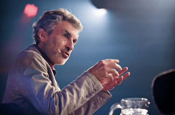 Йошуа Бенжио на одном из выступлений, посвященных ИИ. Источник