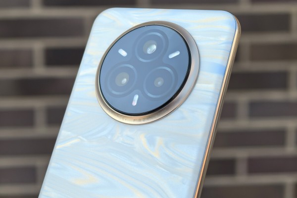 Смартфон-хамелеон с тройной камерой: обзор на Realme 14 Pro+ 1 d5ba2fde455987f9dde72204b4f86a6b.jpg