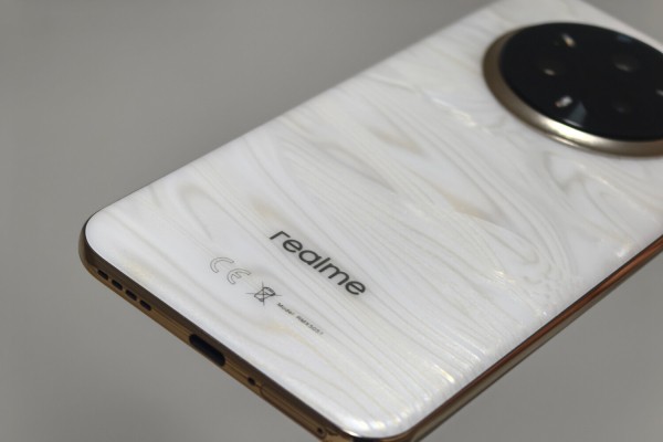 Смартфон-хамелеон с тройной камерой: обзор на Realme 14 Pro+ Смартфон-хамелеон с тройной камерой: обзор на Realme 14 Pro+