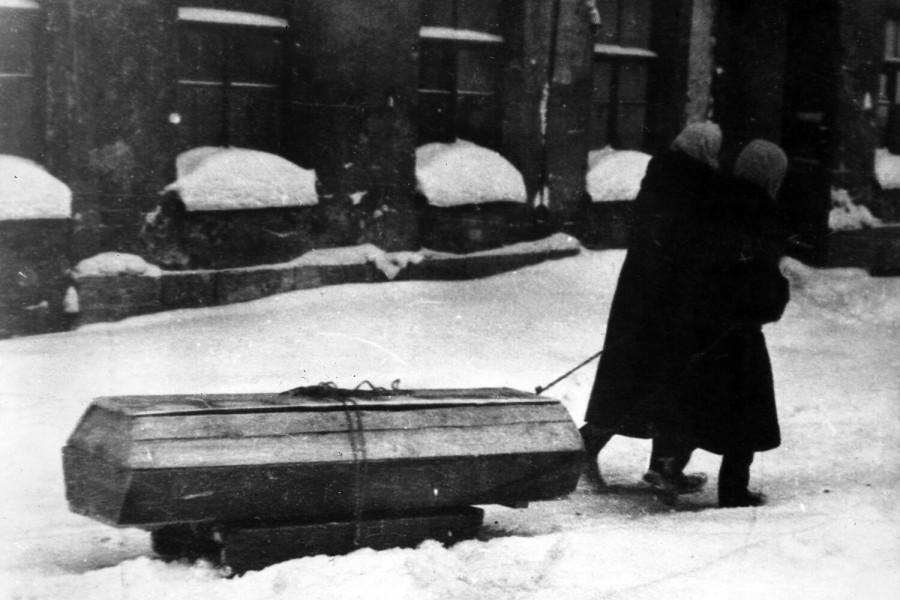 Белый хлеб и котлеты из&nbsp;жмыха: как Ленинград оживал после немецкой блокады