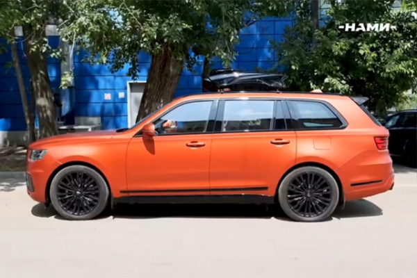 НАМИ показало беспилотный Aurus Komendant