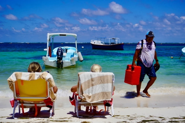 На Карибском побережье Мексики туристам предлагают лобстеров, а всем остальным — микропластик 5 микропластикос