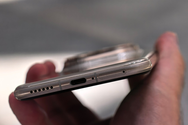 HUAWEI Pura 80&nbsp;Ultra: тяжелый и странный смартфон с&nbsp;отличными камерами