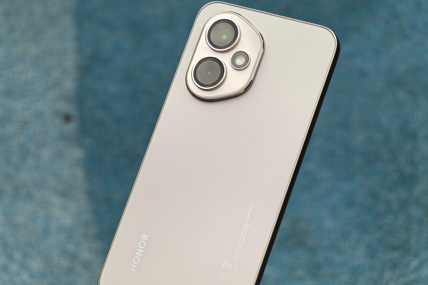 HONOR 400: нашпигованный ИИ смартфон, с&nbsp;мощной камерой и выносливым аккумулятором