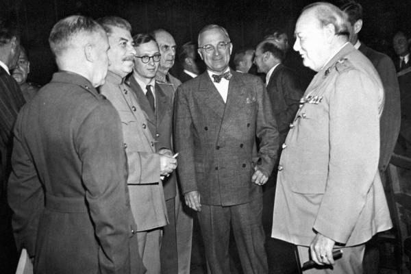 «А ведь этот сукин сын мне понравился!» О чем Сталин договорился с Трумэном и Черчиллем в Потсдаме «А ведь этот сукин сын мне понравился!» О чем Сталин договорился с Трумэном и Черчиллем в Потсдаме