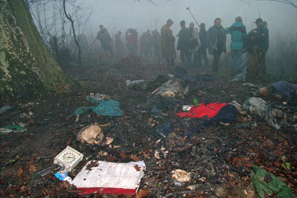 «Я наступал на мертвецов, которые лежали вокруг». За что сербы расстреляли в Сребренице 8000 мусульман