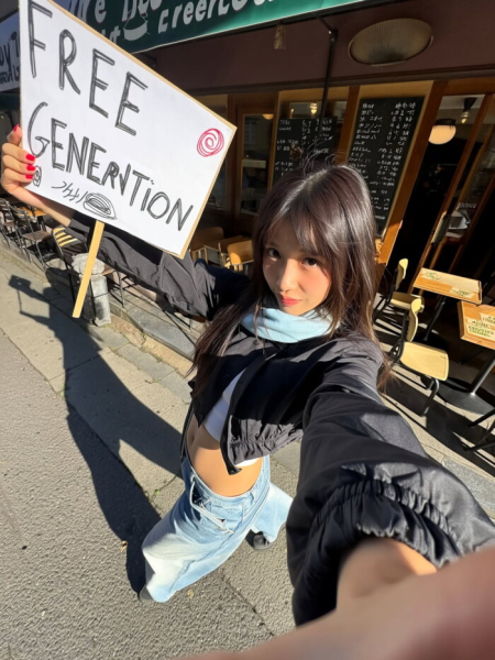 Фотографии в стиле «селфи на iPhone» и «плёночных камер»: обзор ИИ-модели Higgsfield Soul, которая стала доступна бесплатно 2 Фотографии в стиле «селфи на iPhone» и «плёночных камер»: обзор ИИ-модели Higgsfield Soul, которая стала доступна бесплатно