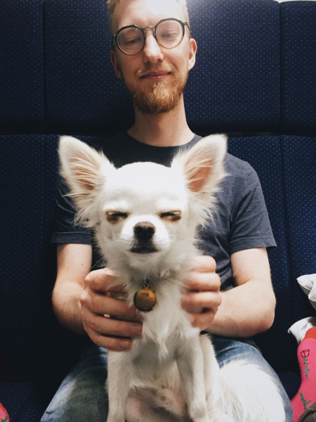 Моего пса, кстати, зовут Кубик. На всякий случай официально заявляю, что он не стоит за атакой на Монеро и вообще не является криптаном!! (Ну окей, что-то общее всё же есть, всё время на прогулке щиткоины спрятанные ищет)