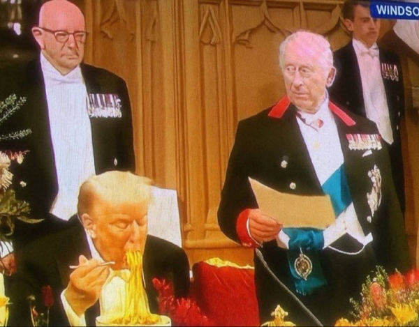 Когда не можешь удержаться от Mac & Cheese даже на приёме у английского короля Когда не можешь удержаться от Mac & Cheese даже на приёме у английского короля