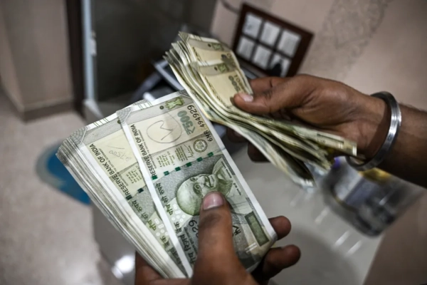 Тысячи записей о банковских переводах&hellip;