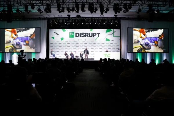 Внутри коробки: Аарон Леви о переосмыслении на Disrupt 2025: облачное сотрудничество, ИИ и инновации 3 Главная сцена Disrupt 2024