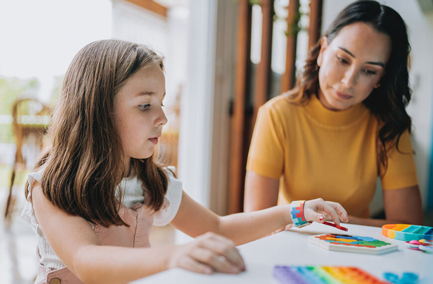 Объяснитель: Что такое аутизм?