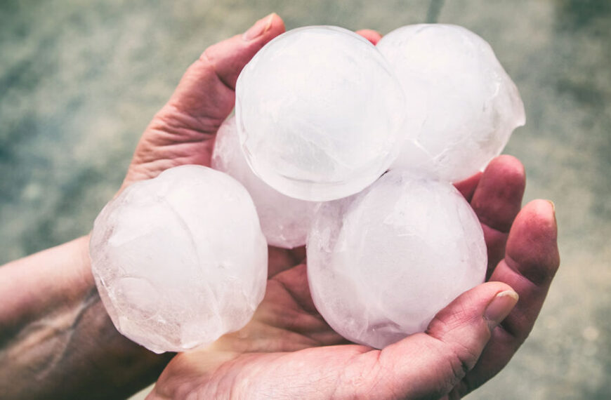 Будьте осторожны: град может стать по-настоящему сильным!