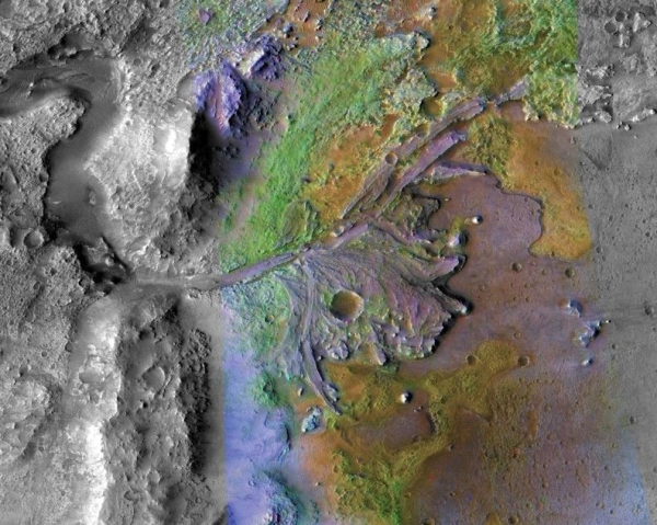 На Марсе было несколько периодов обитаемости, выяснили ученые