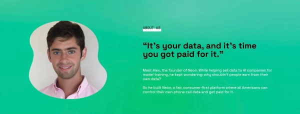 Скриншот мобильного сайта Neon с изображением основателя «Алекса»