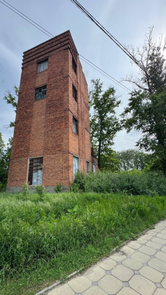 Что мы нашли внутри башни: первые шаги после покупки