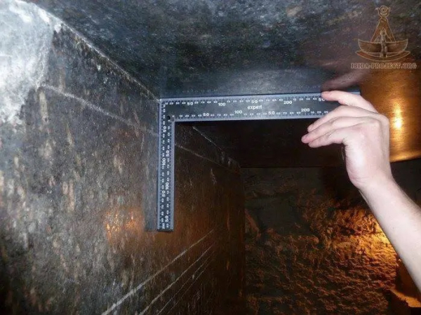 Загадочные 100-тонные саркофаги в Саккаре созданы с удивительной точностью Загадочные 100-тонные саркофаги в Саккаре созданы с удивительной точностью