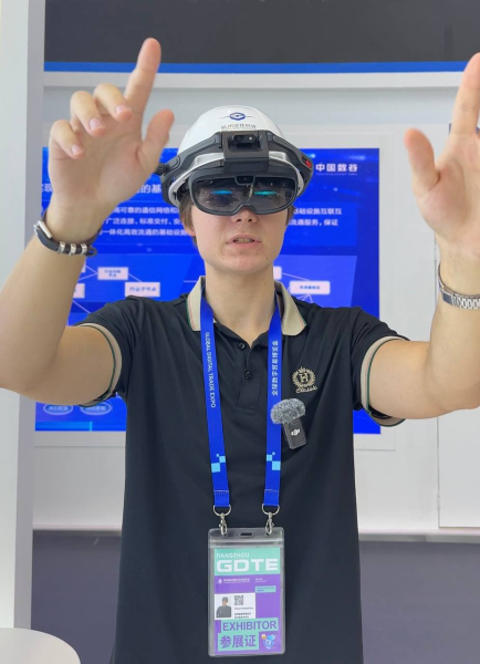 e90ab802f945b54e132610cfa690b296