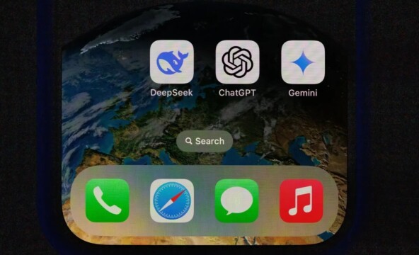 Apple разработала приложение для iPhone в стиле ChatGPT для внутренних тестов «улучшенной» Siri — Bloomberg
