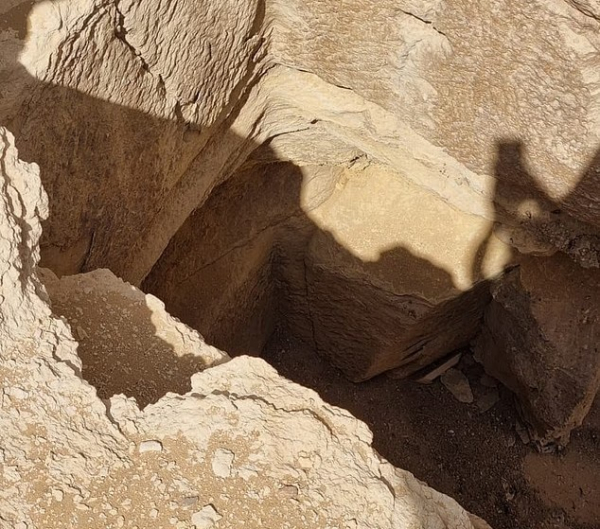 Загадочные вертикальные шахты обнаружили рядом с египетскими пирамидами Загадочные вертикальные шахты обнаружили рядом с египетскими пирамидами