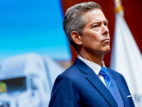 Глава NASA только что встряхнул планы агентства по высадке на Луне 2 0be636af46426e0337cda0da1a0c6a74.jpg