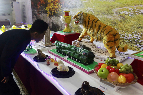 Моральный кодекс строителя чучхеизма: во что верят северокорейцы и как публично каются за&nbsp;грехи