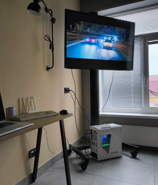 Офисная нейронка в отдельном кабинете