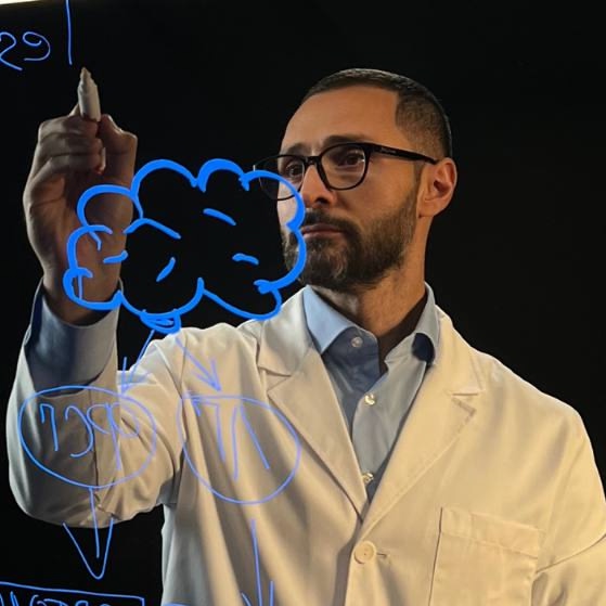 Скорость походки в 45 лет можно считать зеркалом твоего темпа старения