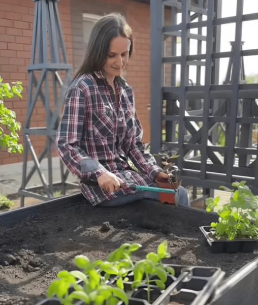 Чем выше грядки ДПК, тем лучше: история клиентки завода WOODGRAND 3 Чем выше грядки ДПК, тем лучше: история клиентки завода WOODGRAND