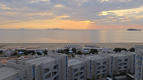 «Курорт строгого режима» с нудистским пляжем и Windows Vista: россиянка показала «Вонсан-Кальму» в Северной Корее изнутри