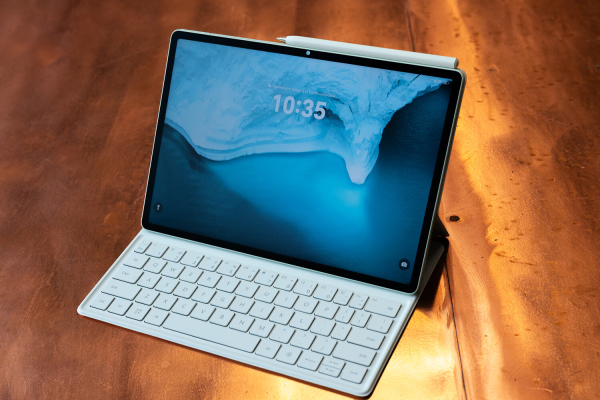 Обновленный планшет-ноутбук: в России начались продажи MatePad 12 X с Алисой Про 2 30d80f9a7cae8e6a4595cafee64ab4fd.jpg