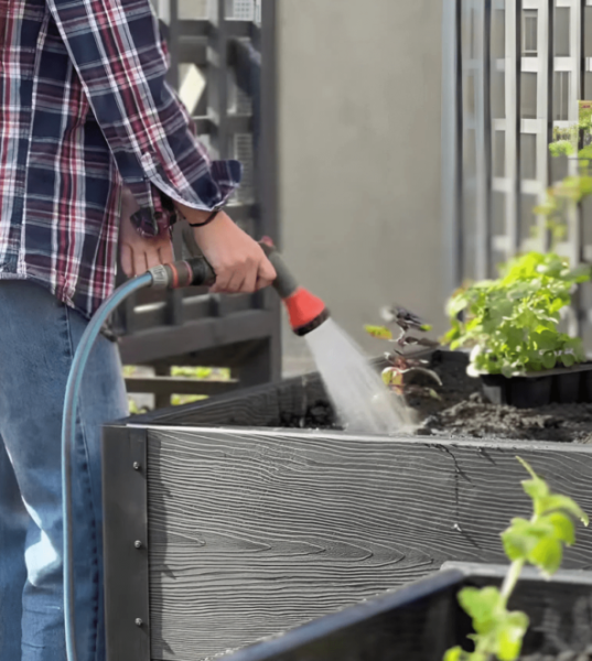 Чем выше грядки ДПК, тем лучше: история клиентки завода WOODGRAND 4 Чем выше грядки ДПК, тем лучше: история клиентки завода WOODGRAND