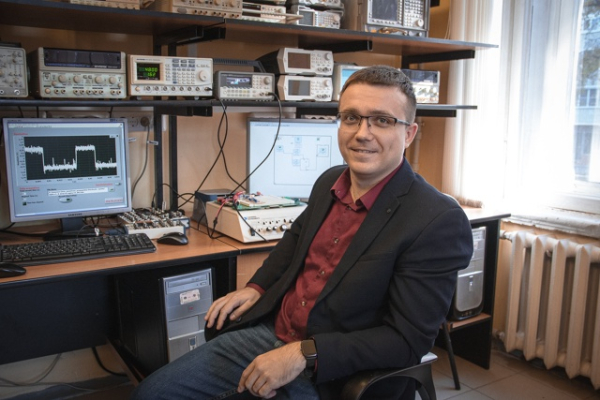 Шум во благо: в СГУ открыли новый способ управления сложными системами | СГУ