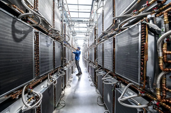 Система охлаждения в одном из дата-центров. Система охлаждения в одном из дата-центров.