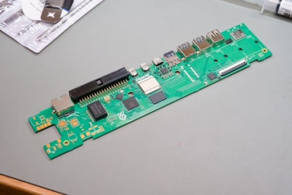 Между тем, компания Raspberry Pi выпустила новую версию настольного ПК - Raspberry Pi 500 3 59fa1931b1b240ddc5e969931d114769.jpg