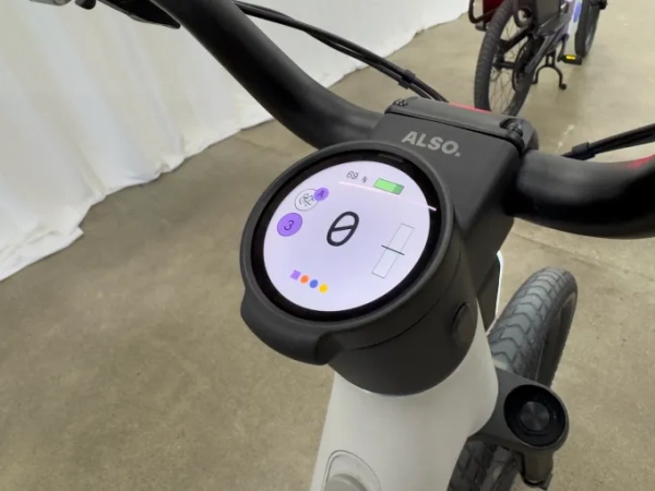 Amazon купит тысячи грузовых автомобилей с педальным управлением у дочерней компании Rivian. 2 5db59b665ea95d58c363bd0a8183c031