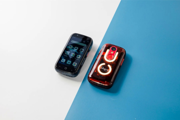 Смартфон с распознаванием дипфейков, помогающий остудить еду «мини-кот» и «умная» кровать: Time назвало лучшие изобретения 2025 года 6 Источник: Unihertz