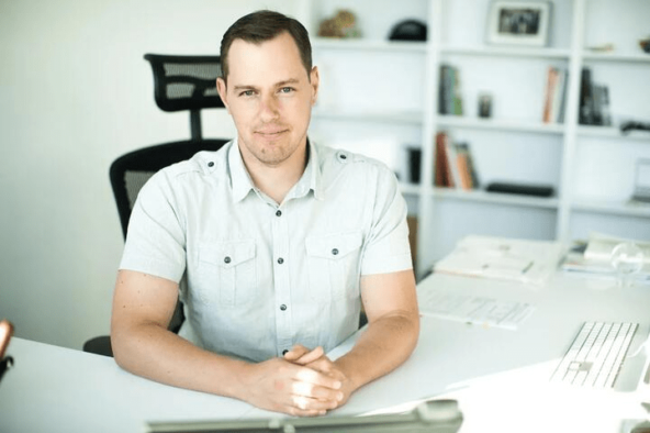 В Беларуси заочно приговорили к 13 годам колонии сооснователя Wargaming Николая Кацелапова