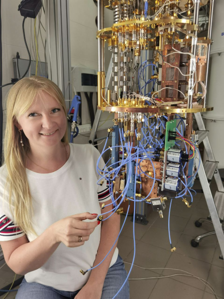 Марина Бастракова — к.ф-м.н., заведующий лабораторией Теории наноструктур НИФТИ ННГУ.  Тот самый человек, который готов экспериментировать с квантовыми вычислениями.