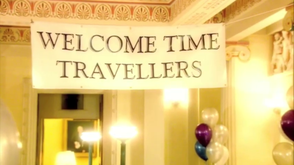 Где туристы из будущего?