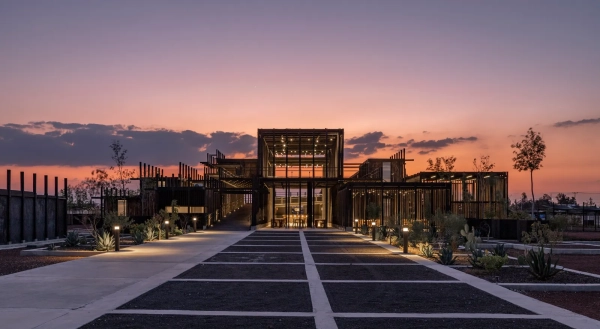 План Эчеверриа включает в себя сооружения, которые были частью предполагаемого аэропорта.