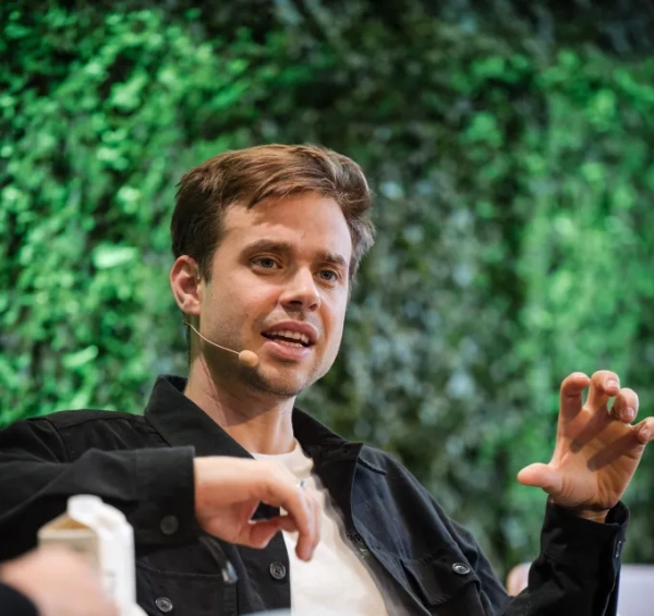 Антон Осика